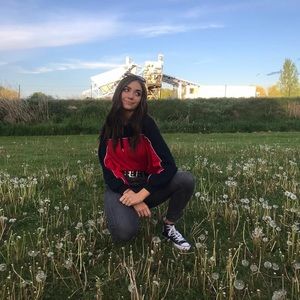 H&M Cropped Blue and Red Sweatshirt M Size